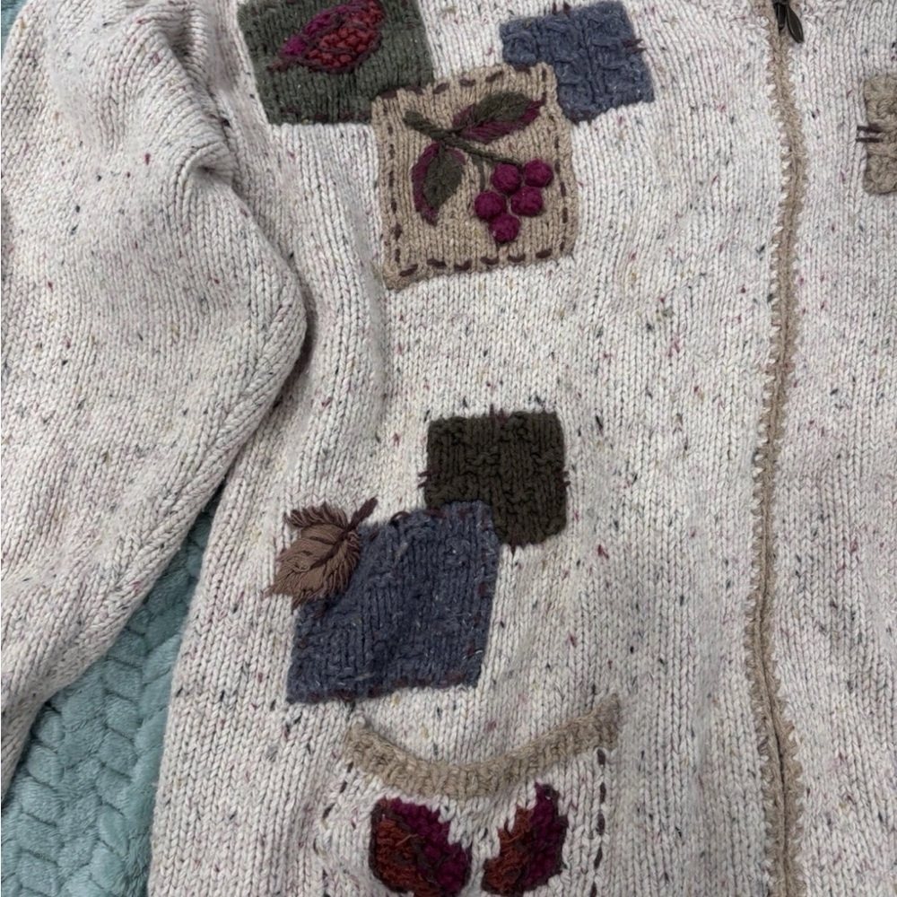 Croft & Barrow Beige Cardigan with Leaf and Patchwork Design - Picture 3 of 5
